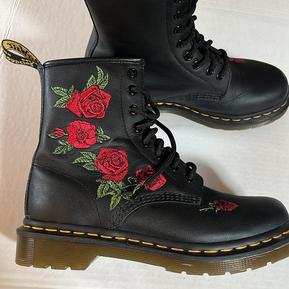 Dr. Martens Shoes - DOC MARTENS 1460 VONDA FLORAL LEATHER LACE UP BOOTS Size 6